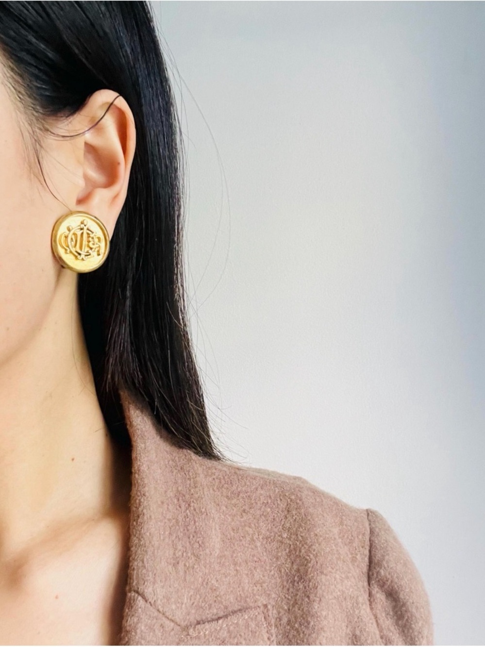 Christian Dior Vintage 1980’s Logo Gold Clip Coin Earrings 1.25” Round Statement - Picture 11 of 13